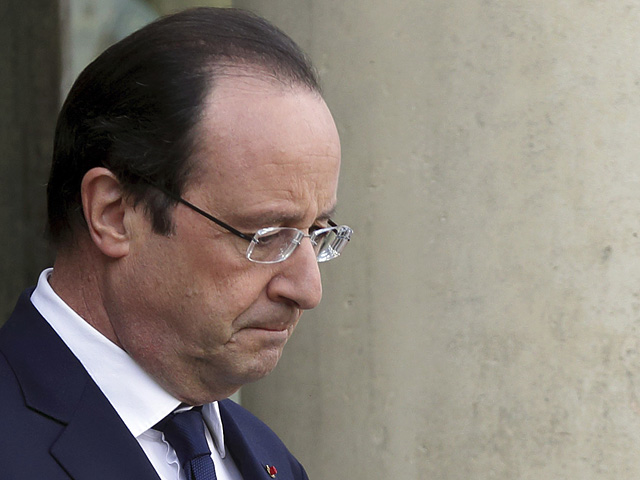 Президент Франции Франсуа Олланд, к которому в последнее время приковано внимание в связи со слухами о его бурной личной жизни, навестил свою гражданскую жену Валери Триервейлер в больнице