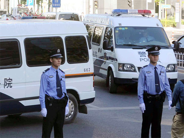 В Гонконге арестован гражданин России, устроивший дебош на борту самолета авиакомпании Cathay Pacific, осуществлявшего рейс из Москвы