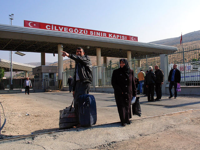 Турецкие военные задержали двух россиян, которые пересекли границу государства, направляясь со стороны Сирии