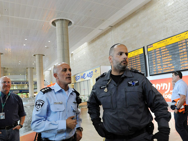 Сотрудники таможенной службы международного аэропорта в Израиле конфисковали у израильтянина, прилетевшего рейсом из Нью-Йорка, почти два десятка лягушек редкой породы