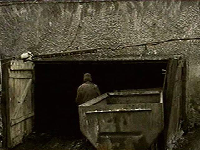 В Кузбассе из-за нарушения электроснабжения из-под земли эвакуируют горняков, работавших на семи шахтах, в общей сложности более 1100 человек