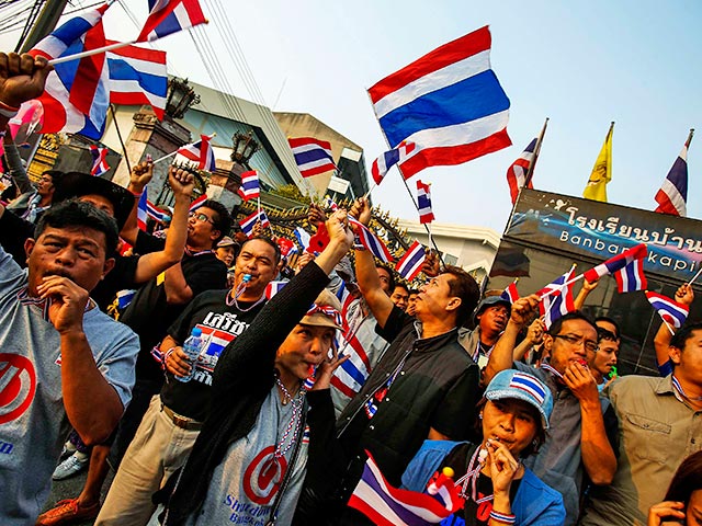 В Таиланде оппозиционеры сорвали предварительное голосование на парламентских выборах в пяти южных провинциях, а также на 39 из 50 избирательных округах в Бангкоке