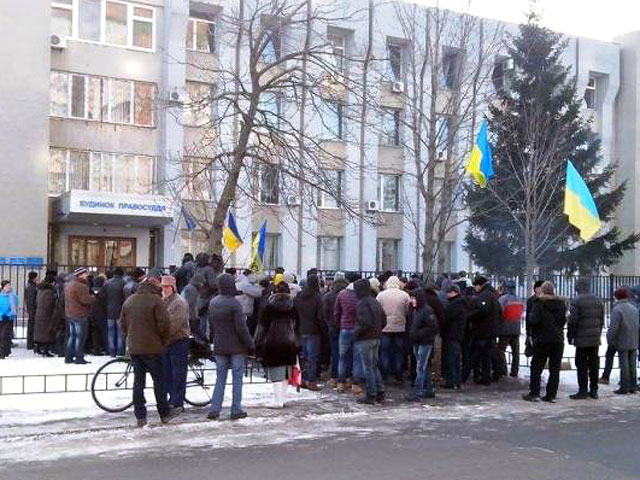 Районные суды Черкасской области Украины постановили взять под стражу 41 человека, которые захватили Черкасскую обладминистрацию