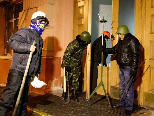 Захват Минюста грозит Украине чрезвычайным положением и выходом властей из переговоров с оппозицией