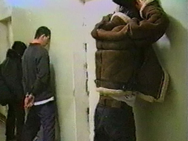 Столичные полицейские задержали трех несовершеннолетних юношей, которых подозревают в убийстве выходца из Средней Азии