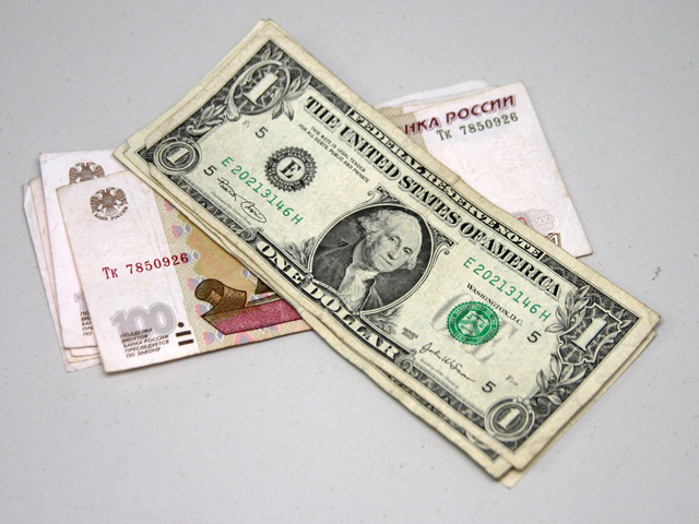 Доллар пробил планку 35 рублей, евро побил новый исторический рекорд роста