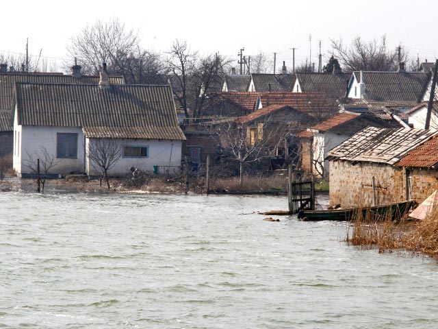 После прошлогоднего наводнения на Дальнем Востоке российские власти поняли, что ликвидация последствий стихийных бедствий им не по карману