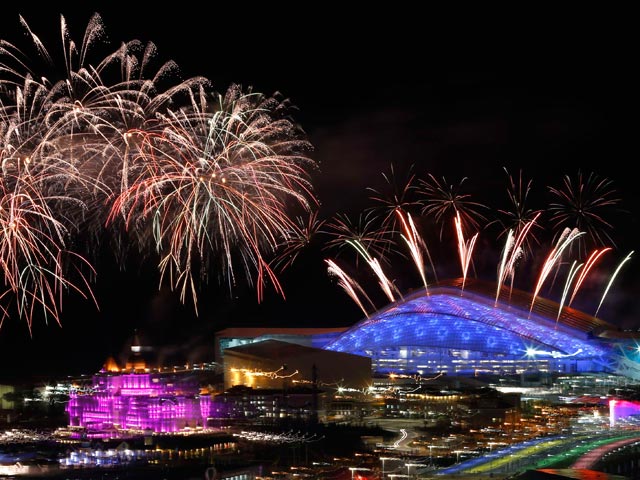 Фейерверк во время репетиции церемонии открытия Олимпийских игр, Сочи, 1 февраля 2014 года