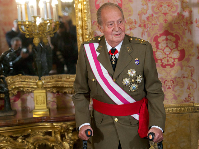 Король Испании Хуан Карлос I впервые в истории страны назначил официальную зарплату королеве Софии и принцессе Астурийской Летисии