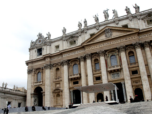 Комитет ООН по правам ребенка распространил в среду заявление, в котором обвинил Ватикан в политике, поощряющей сокрытие фактов домогательства священников по отношению к детям