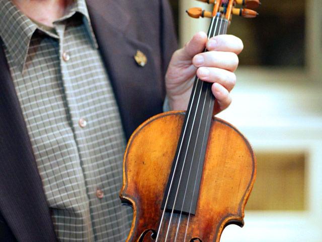 Полиция Милуоки (штат Висконсин, США) сообщила о задержании троих подозреваемых в причастности к похищению скрипки работы Антонио Страдивари, изготовленной в 1715 году