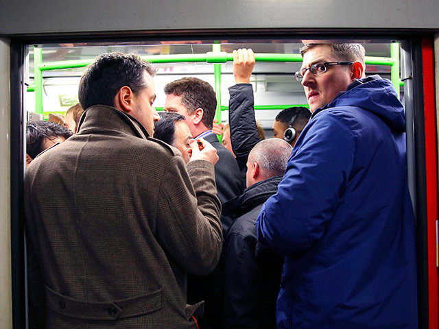 Забастовка работников лондонского метро вызвала транспортный коллапс в британской столице
