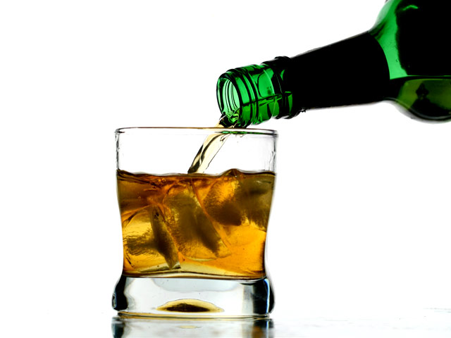 В 2013 году розничные продажи виски в России на 10 млн л превысили объем импорта. Такой разрыв между объемами поставок и розничных продаж виски существует не первый год