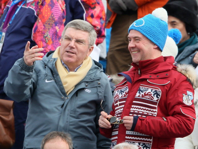 Премьер-министр РФ Дмитрий Медведев посетил соревнования по прыжкам на лыжах с трамплина (личное первенство)