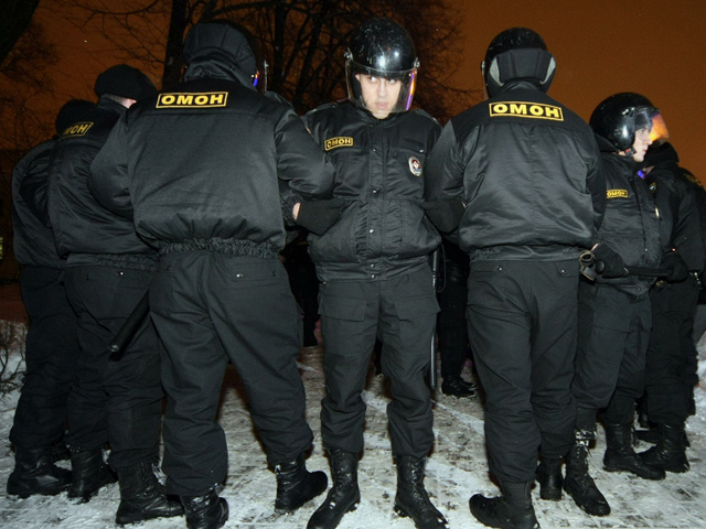 Двое задержанных во время проведенной накануне акции возле Киевского вокзала в поддержку протестующих на Украине проведут ближайшие двое суток до суда в отделении полиции