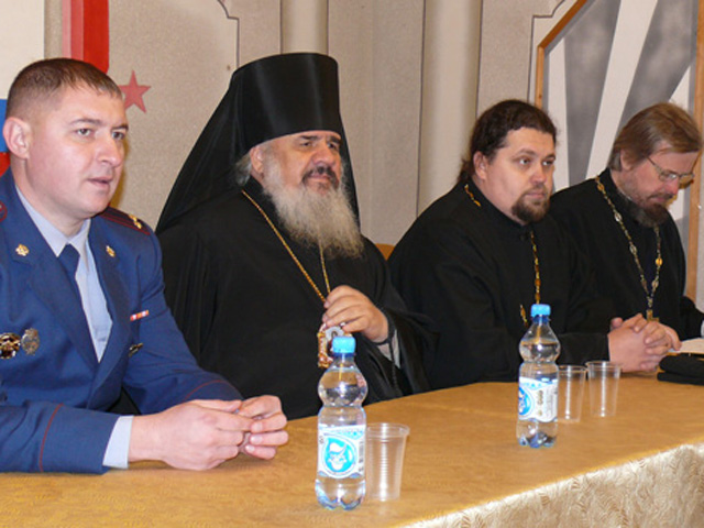 Встреча, в которой приняли участие 13 священнослужителей, прошла в исправительной колонии N6 поселка Топорок Окуловского района