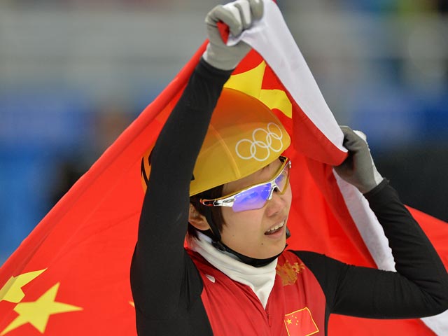 На Играх в Сочи в четверг были разыграны медали в женском шорт-треке на дистанции 500 метров. Олимпийской чемпионкой стала китаянка Ли Цзянжоу
