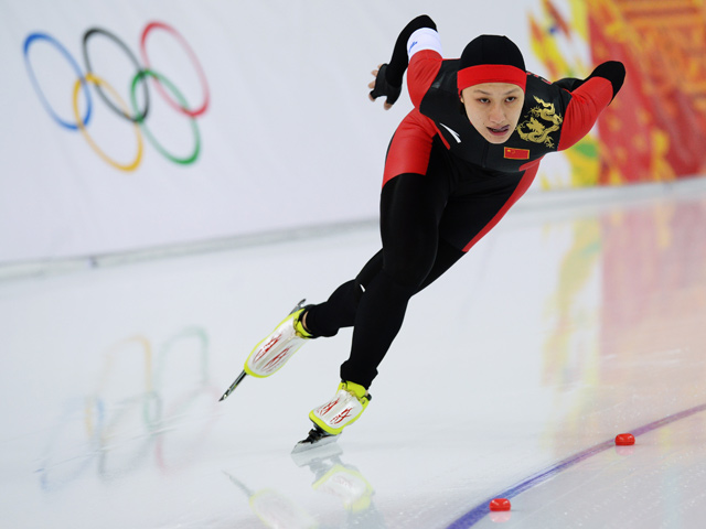 Российские спортсменки не смогли попасть в число призеров на дистанции 1000 метров в конькобежном спорте на Олимпиаде в Сочи, где первенствовала китаянка Чжан Хон (1.14,02)