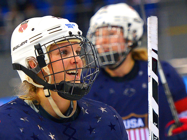 Сборная США по хоккею завоевала путевку в финал женского турнира олимпийского турнира на Играх в Сочи