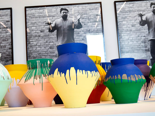 Посетитель Музея искусств имени Хорхе Переса в американском Майами (штат Флорида) разбил вазу работы известного китайского художника-диссидента Ай Вэйвэя стоимостью в 1 млн долларов