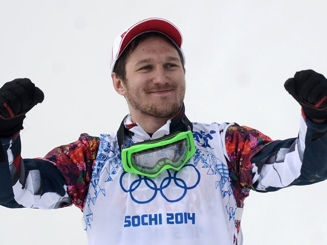 Россиянин Николай Олюнин завоевал серебряную медаль в сноуборд-кроссе на Олимпийских играх - 2014 в Сочи