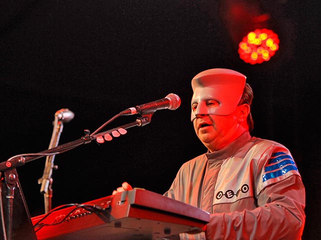 Гитарист американской группы "новой волны" Devo Боб Касейл скончался в США в возрасте 61 года от остановки сердца