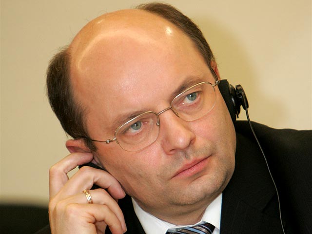 Александр Мишарин