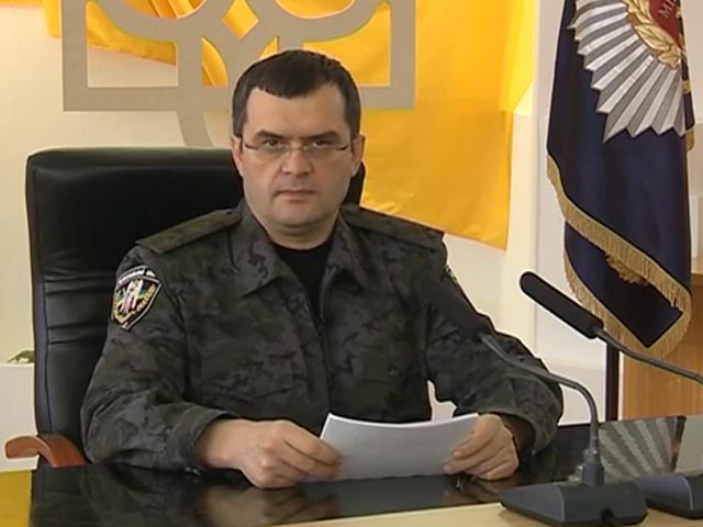 И.о. министра внутренних дел Украины Виталий Захарченко заявил, что правоохранителям выдано боевое оружие, которое будет применяться в соответствии с законом "О милиции"