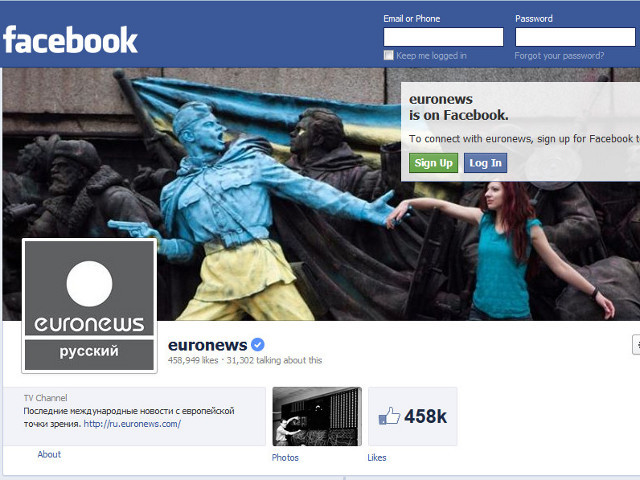 Телеканал Euronews украсил свою страницу в Facebook изображением памятника советским воинам в Софии, который вандалы раскрасили в цвета флага Украины