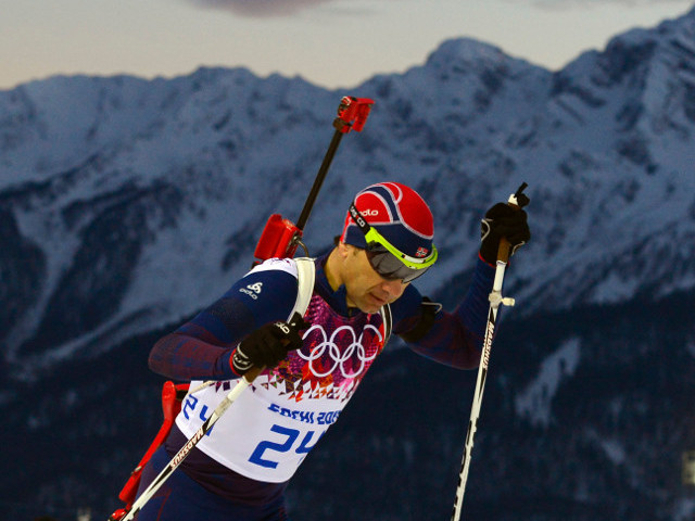 Норвежский биатлонист Уле-Эйнар Бьорндален, который на Олимпиаде в Сочи дважды завоевывал золотые медали (в спринте и смешанной эстафете), потерял свою винтовку при перелете в Цюрих