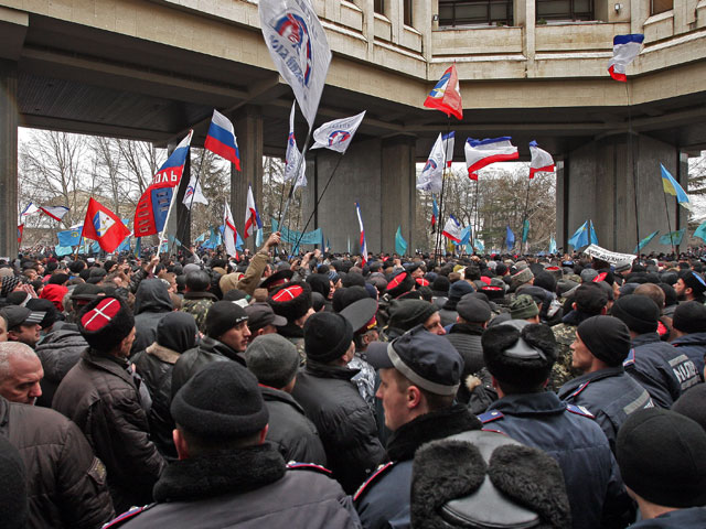 После симферопольского митинга жители Крыма будут решать судьбу полуострова на референдуме