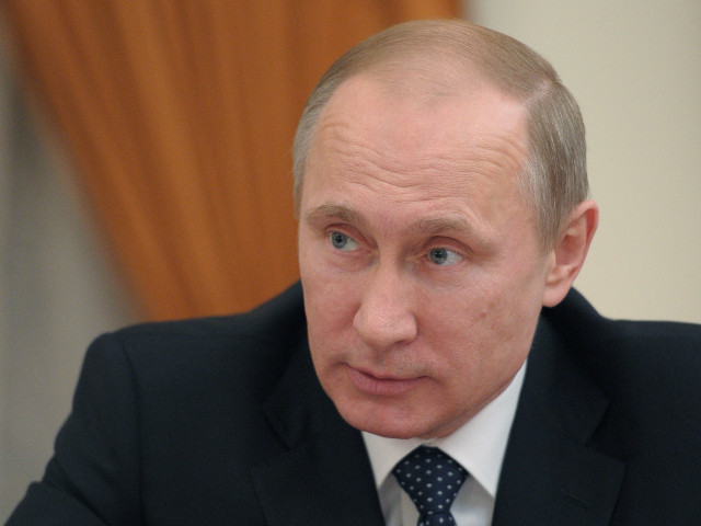 Президент РФ Владимир Путин поручил правительству продолжить контакты с украинскими партнерами по развитию торгово-экономических связей