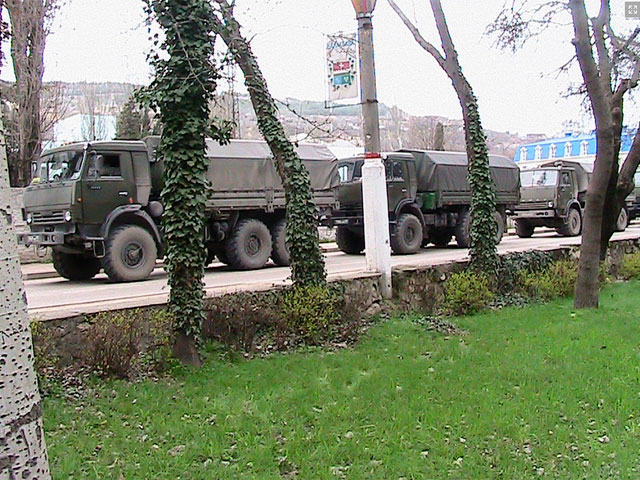 В Крыму захватили штабы пограничников, сломали оборудование 