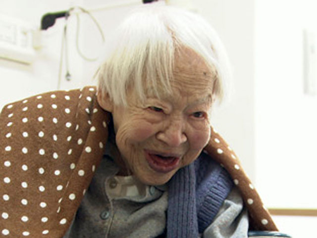 Самая старая женщина в мире поделилась рецептом долголетия: хорошо ешьте, спите и не теряйте оптимизма