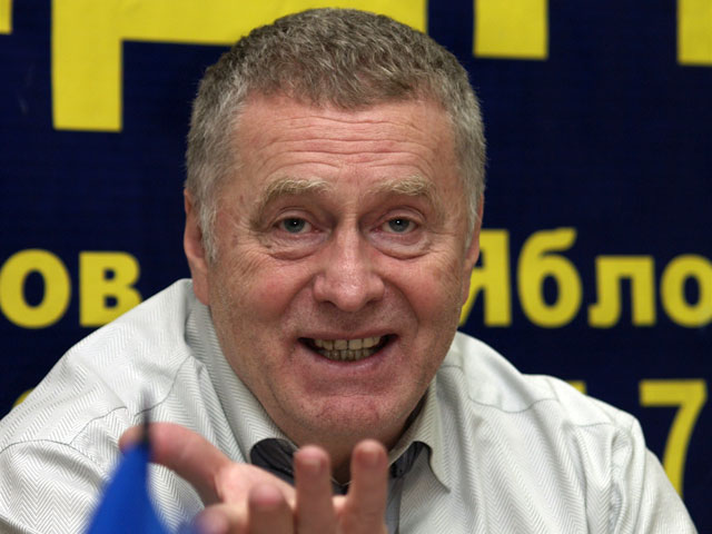 Жириновский пожаловался на дорогие и несуществующие подарки - ручку за 175 тысяч и сертификат на "Ё-мобиль"