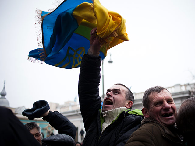 Ситуация, сложившаяся в последние месяцы на Украине, вызывает мощную реакцию как со стороны большого восточного соседа, так и со стороны Западной Европы и США