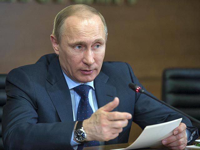 После продолжительного молчания по поводу событий на Украине и в Крыму в частности президент России Владимир Путин второй день подряд дает комментарии по поводу разразившегося кризиса
