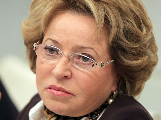 Спикер верхней палаты российского парламента Валентина Матвиенко, ранее заявившая о смерти россиян при штурме здания МВД в Крыму, пояснила, что ее неправильно поняли