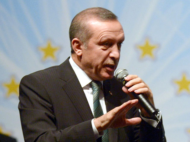 Премьер-министр Турции Реджеп Тайип Эрдоган, чей рейтинг начал стремительно падать после скандала с попавшей в интернет аудиозаписью, заявил о своей готовности уйти в отставку с одним условием