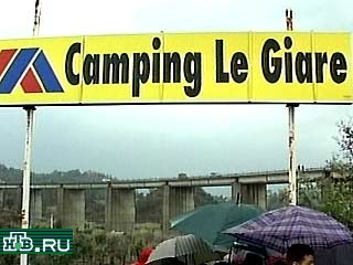 В Италии грязевой поток убил 10 обитателей палаточного лагеря Ле Джиаре