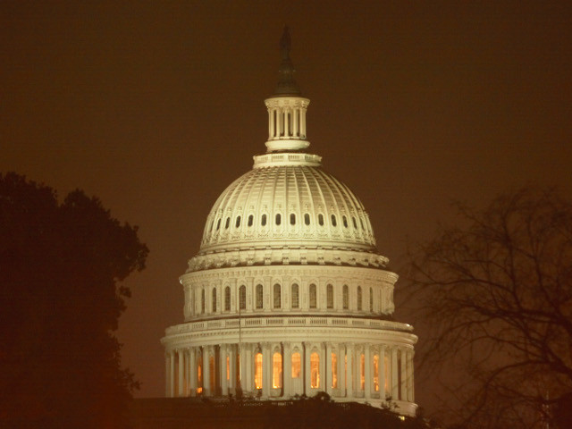 Палата представителей Конгресса США одобрила законопроект о помощи Украине, предусматривающий правительственные гарантии предоставления Киеву кредитов на сумму в 1 млрд долларов