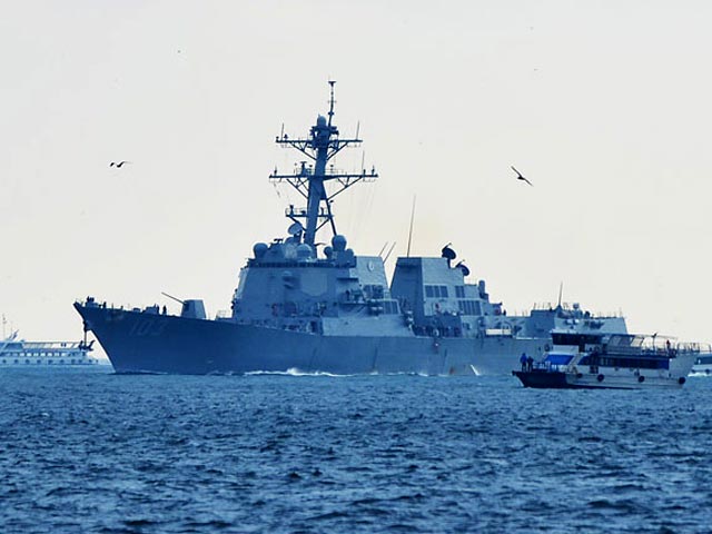 Американский эсминец Truxtun, который принял участие в совместных учениях ВМС Болгарии и Румынии в Черном море, собирается остановиться в порту Варны