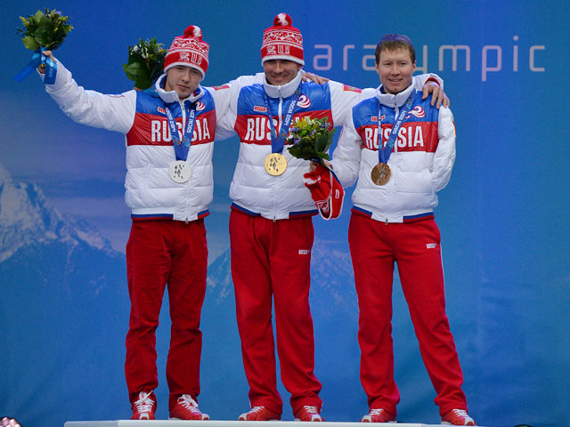 На счету россиян 64 медали - 25 золотых, 21 серебряная и 18 бронзовых после того, как разыграны 55 из 72-х комплектов наград
