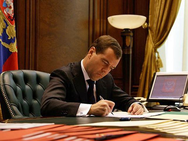 Медведев назначил бывшего президента "АвтоВАЗа" главой ОРКК и утвердил нового руководителя Росмолодежи