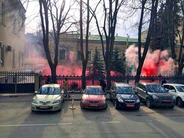 В Москве утром 17 марта полицейские задержали активистов незарегистрированной партии "Другая Россия"