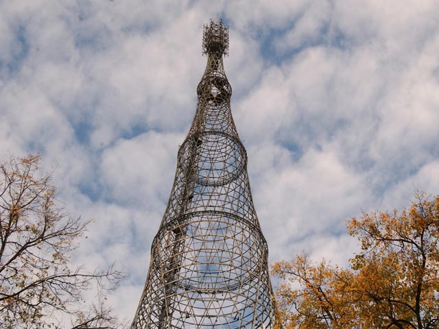 Архитекторы просят Путина и Медведева спасти Шуховскую башню от "простого распила"