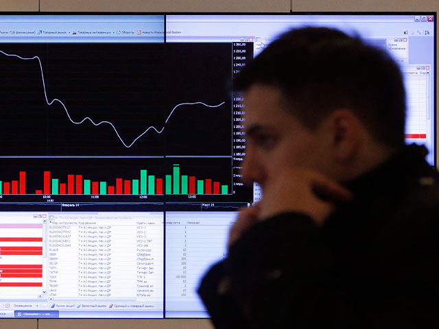После того как ситуация в Крыму несколько раз обваливала российскую валюту и фондовый рынок, в среду днем курс доллара в ходе сессии упал ниже психологической отметки 36 рублей - впервые за последние две недели