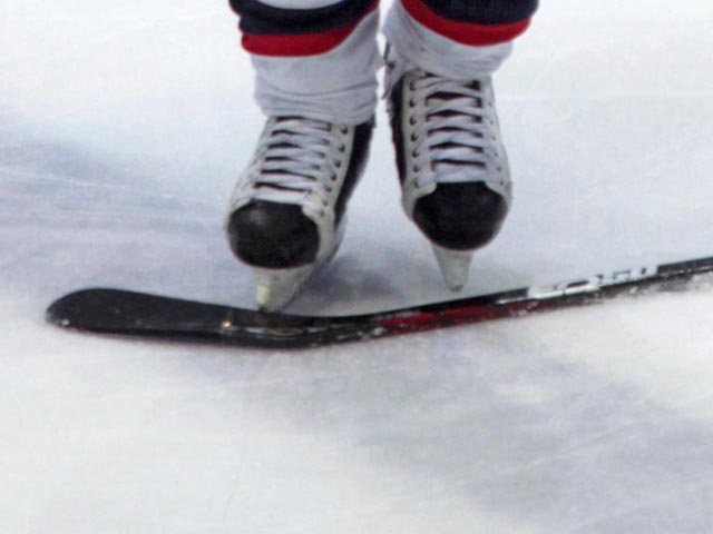Суд вынес приговор тульскому хоккеисту, сломавшему челюсть арбитру ударом клюшки
