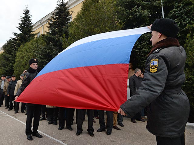 Более 70 воинских подразделений вооруженных сил Украины, дислоцированных в Крыму, в том числе 25 судов вспомогательного флота и шесть боевых кораблей ВМСУ, в четверг подняли государственный российский флаг