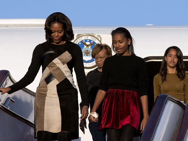 Первая леди США Мишель Обама в сопровождении своей матери Мариан Робертсон и дочерей Саши и Малии прибыла с недельным визитом в Китай